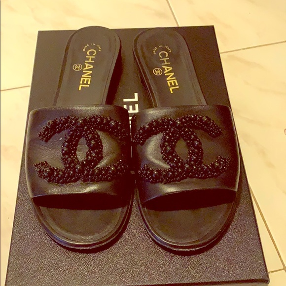 Authentic Chanel Flats - Picture 1 of 4